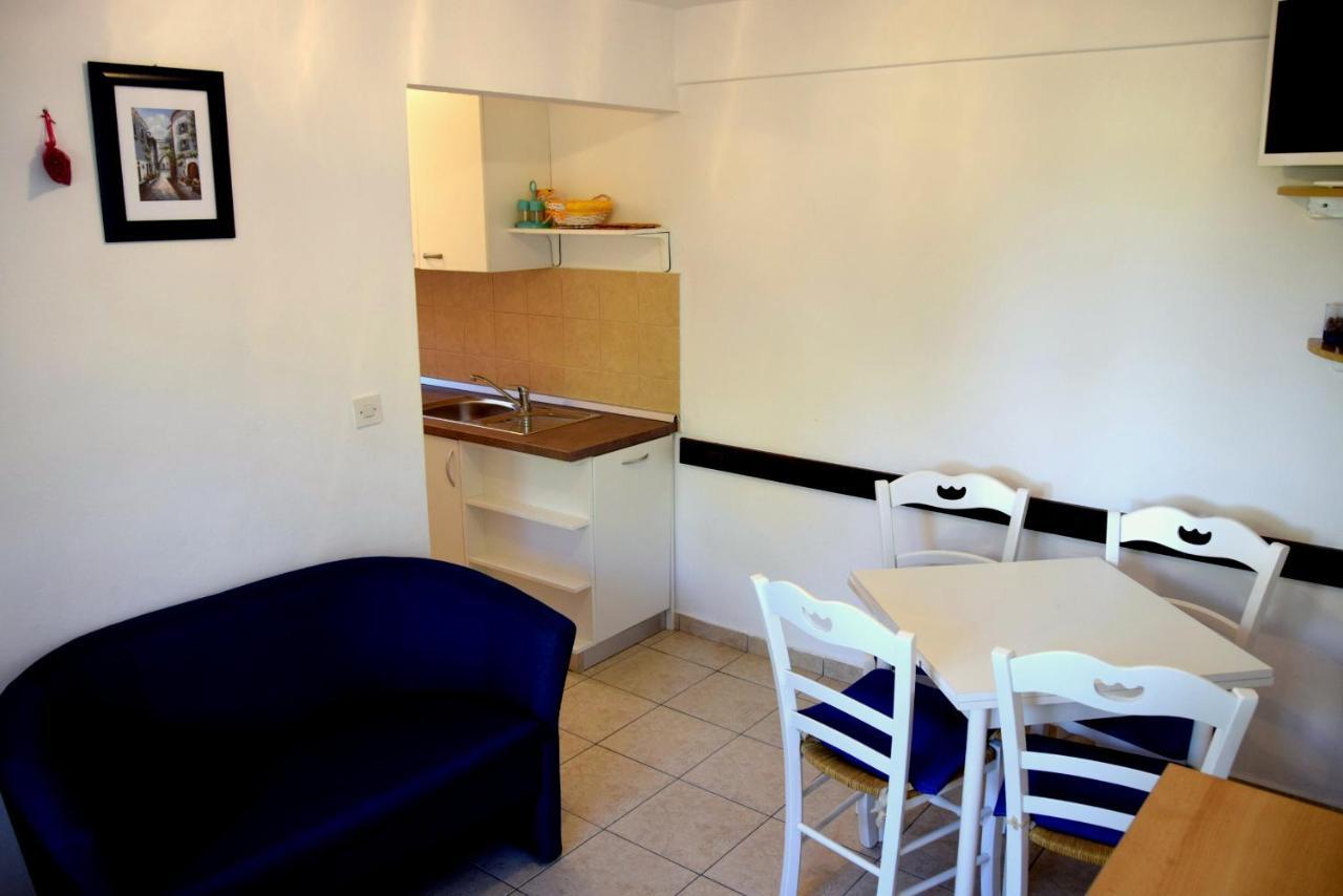 Miramar Gardenn Apartmment Banjol Eksteriør billede