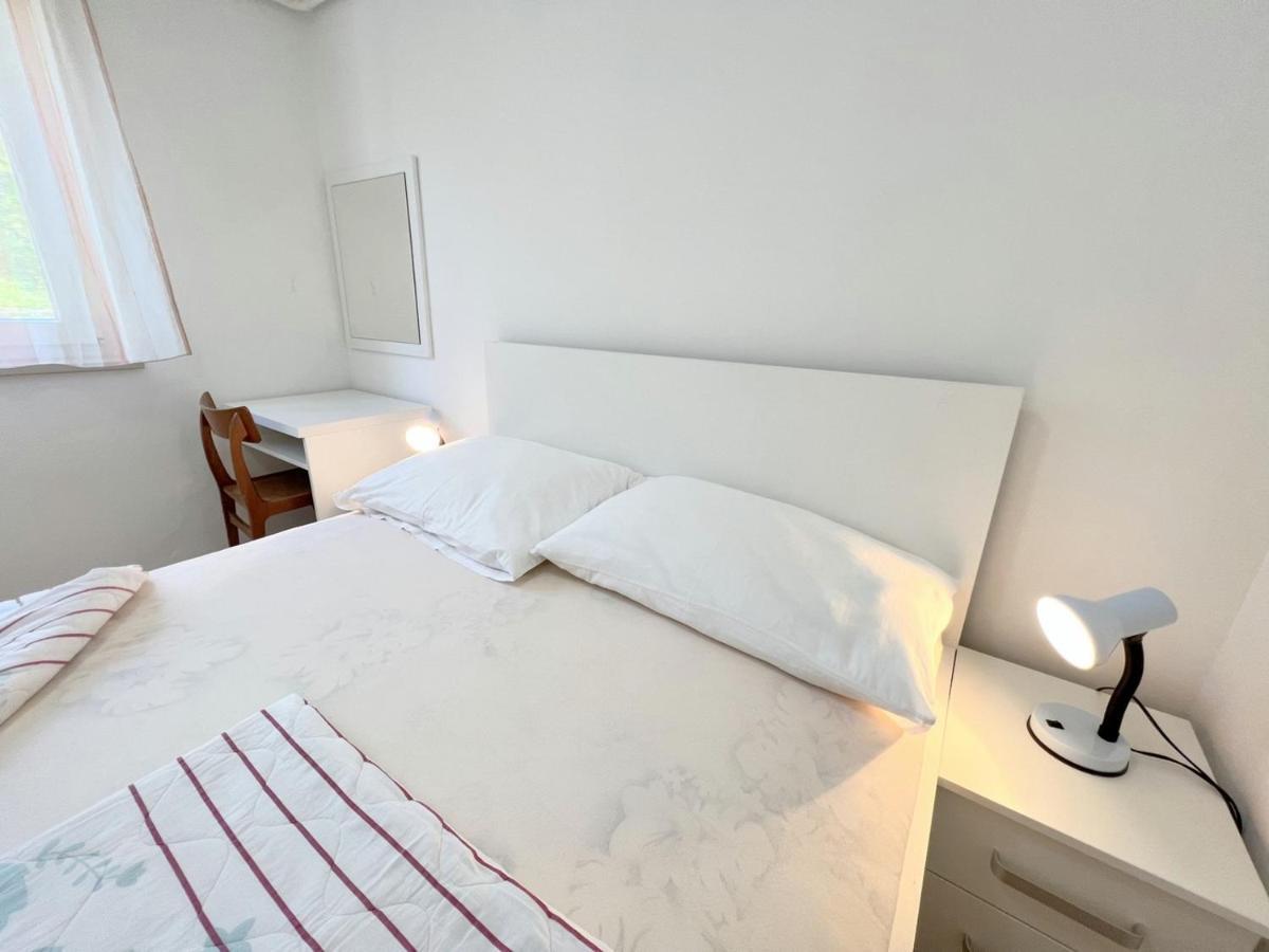Miramar Gardenn Apartmment Banjol Eksteriør billede